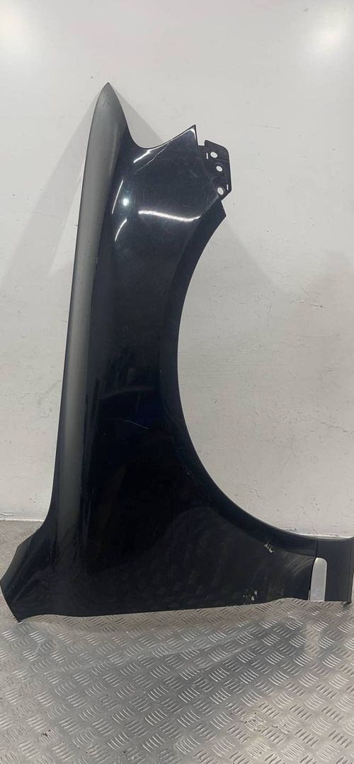 крыло переднее правое Volkswagen Touareg 1 поколение (2002 - 2007), 7L6821106B