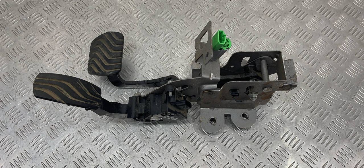 узел педальный (блок педалей) Renault Megane 4 поколение (2016 - 2020), 465013467R