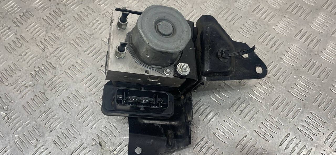 блок ABS Renault Kadjar 1 поколение (2015 - 2018), 476608240R