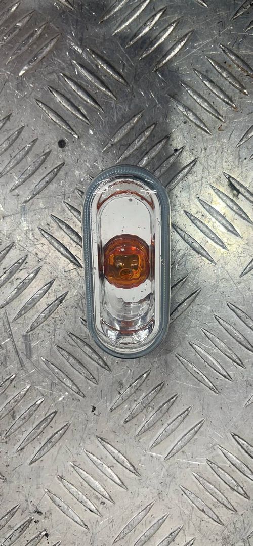 повторитель поворота на крыле Volkswagen Touran 1 поколение (2003 - 2006), 2K0949117B