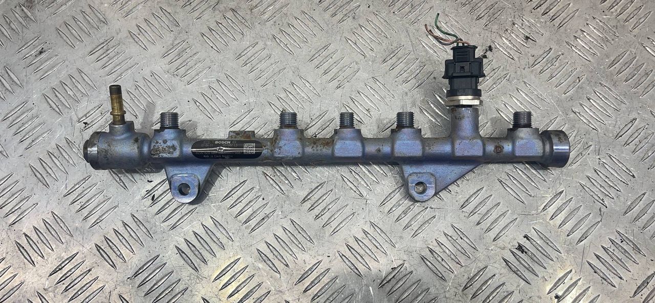 топливная рампа Renault Megane 3 поколение 2011, 1.9 л., дизель, 8200620689