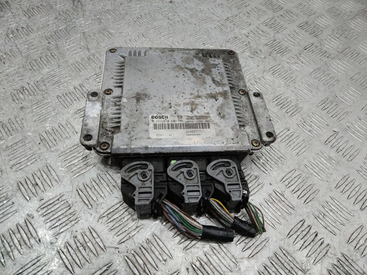 блок управления двигателем Renault Laguna 2 поколение 2002, 8200211711