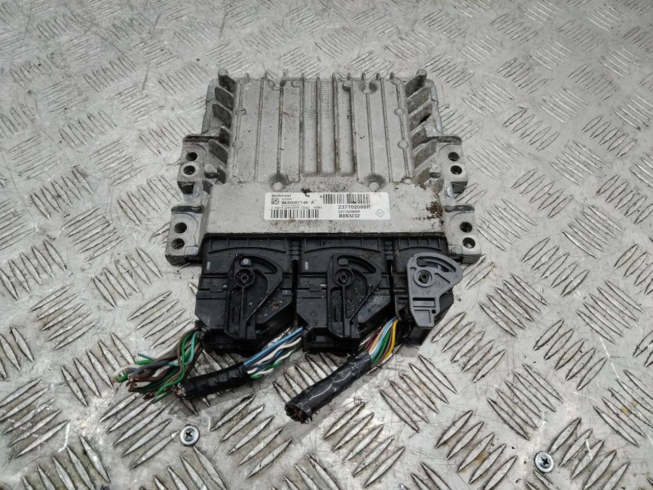блок управления двигателем Renault Megane 3 поколение 2012, 1.5 л., дизель, МКПП, 237102066R