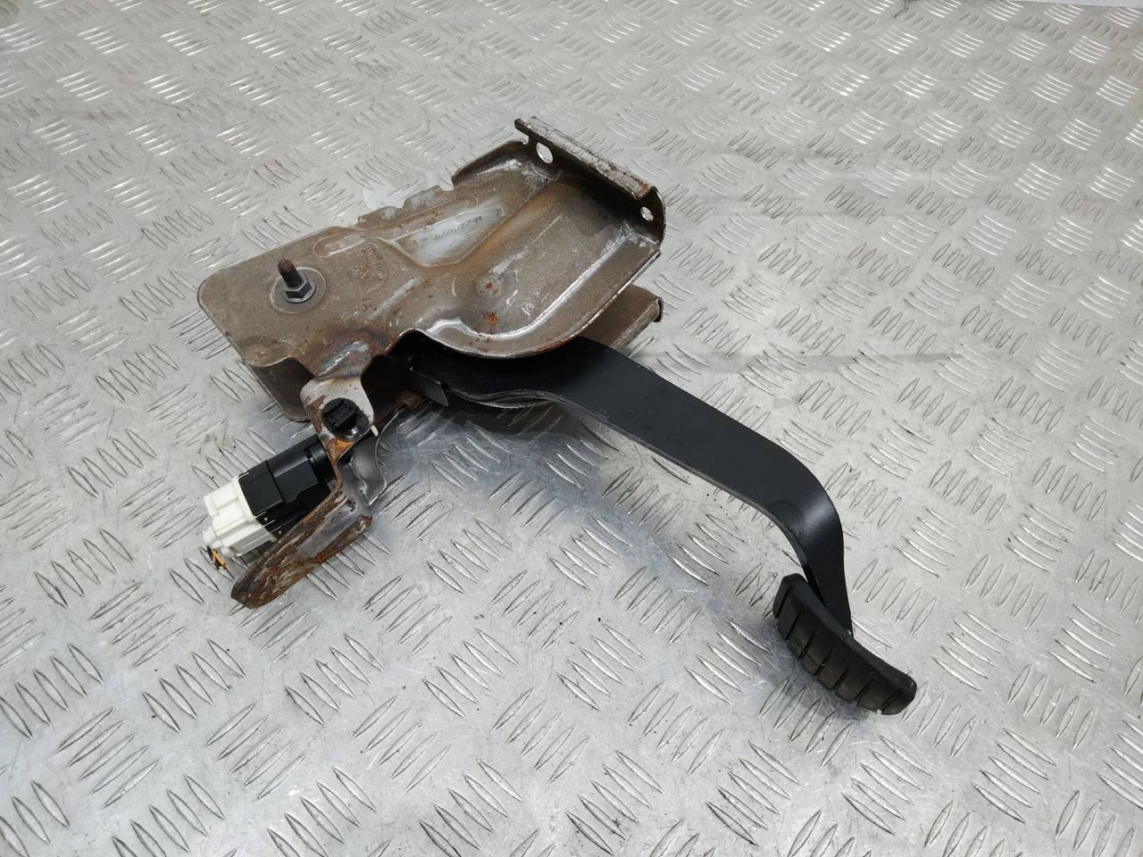 педаль тормоза Renault Lodgy 2014, 465016578R