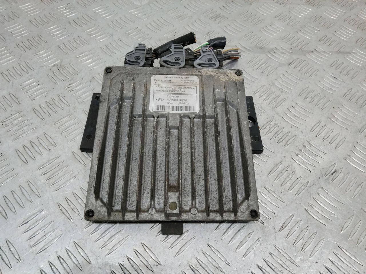 блок управления двигателем Renault Clio 2 поколение 2002, 8200212351