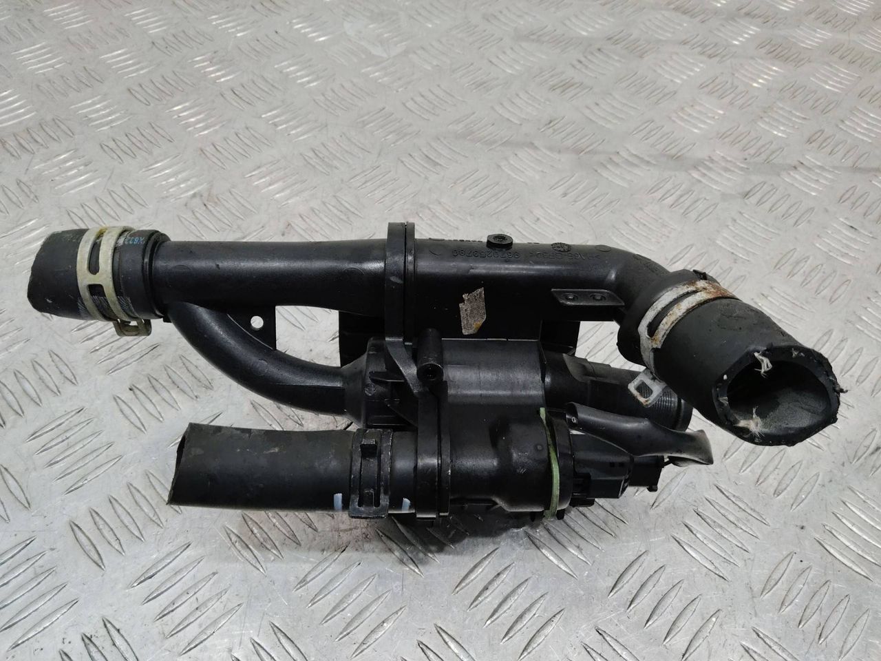корпус термостата Peugeot 308 T7 2009, 1.6 л., дизель, МКПП, 9670253780