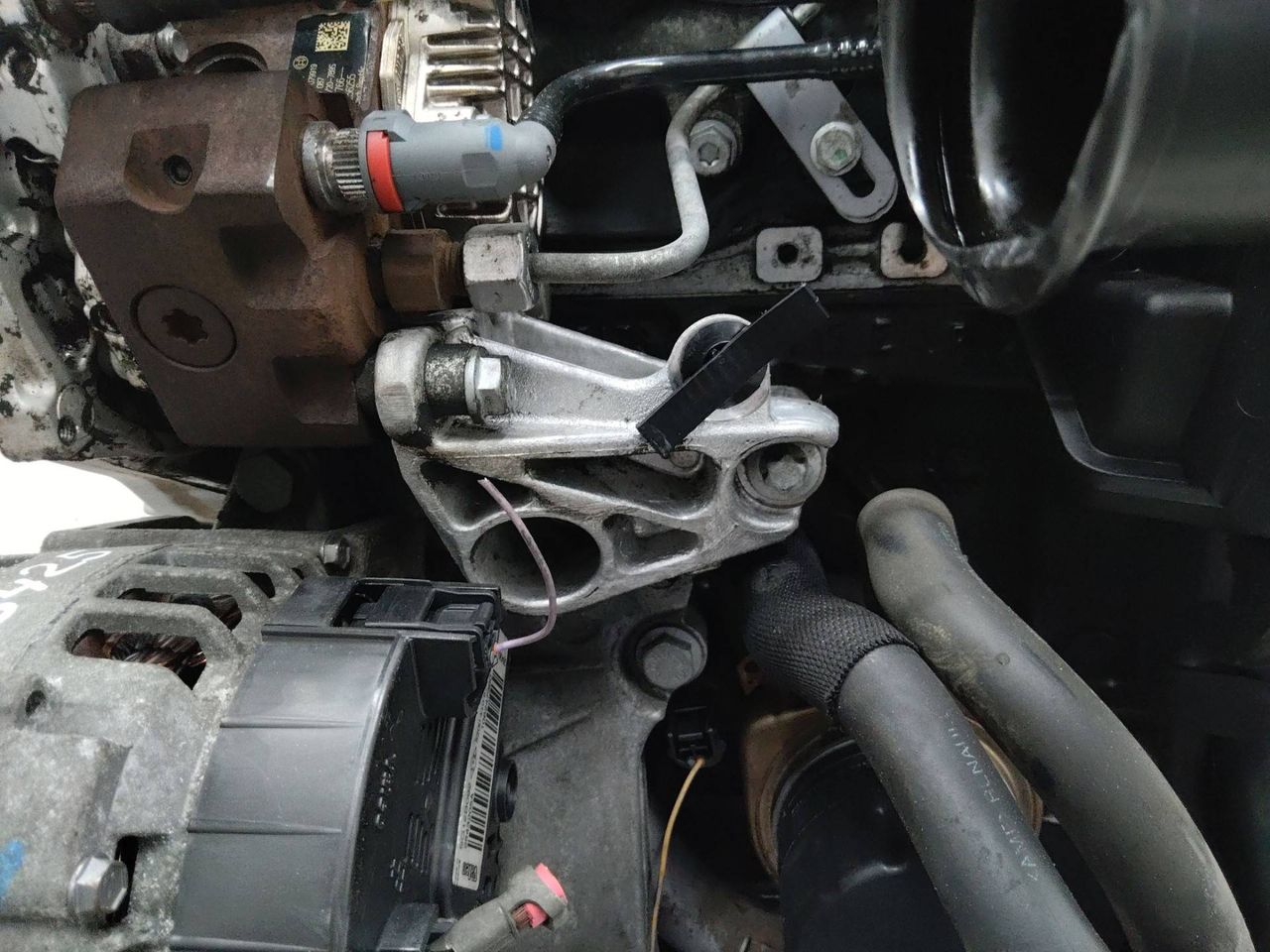 кронштейн ТНВД Renault Megane 2 поколение 2005, 1.9 л., дизель, МКПП, 8200193773
