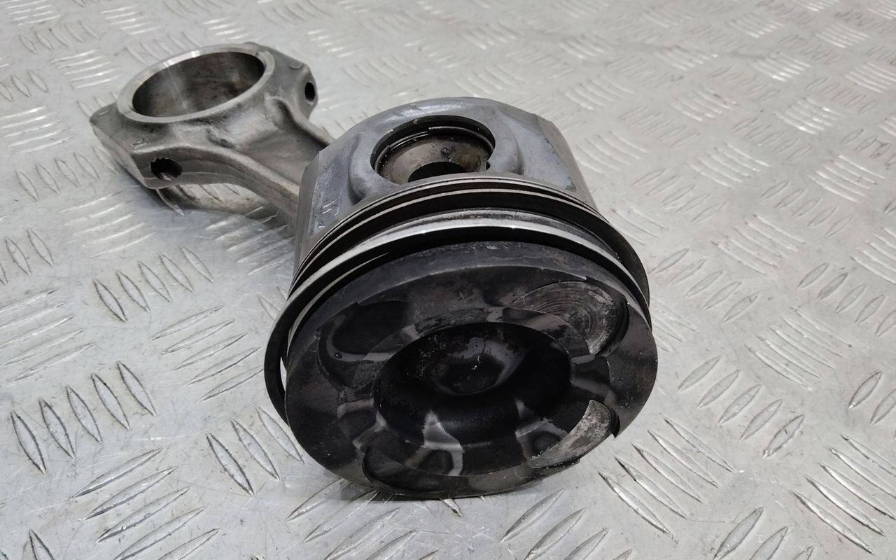 поршень Jeep Cherokee KJ 2007, 2.8 л., дизель