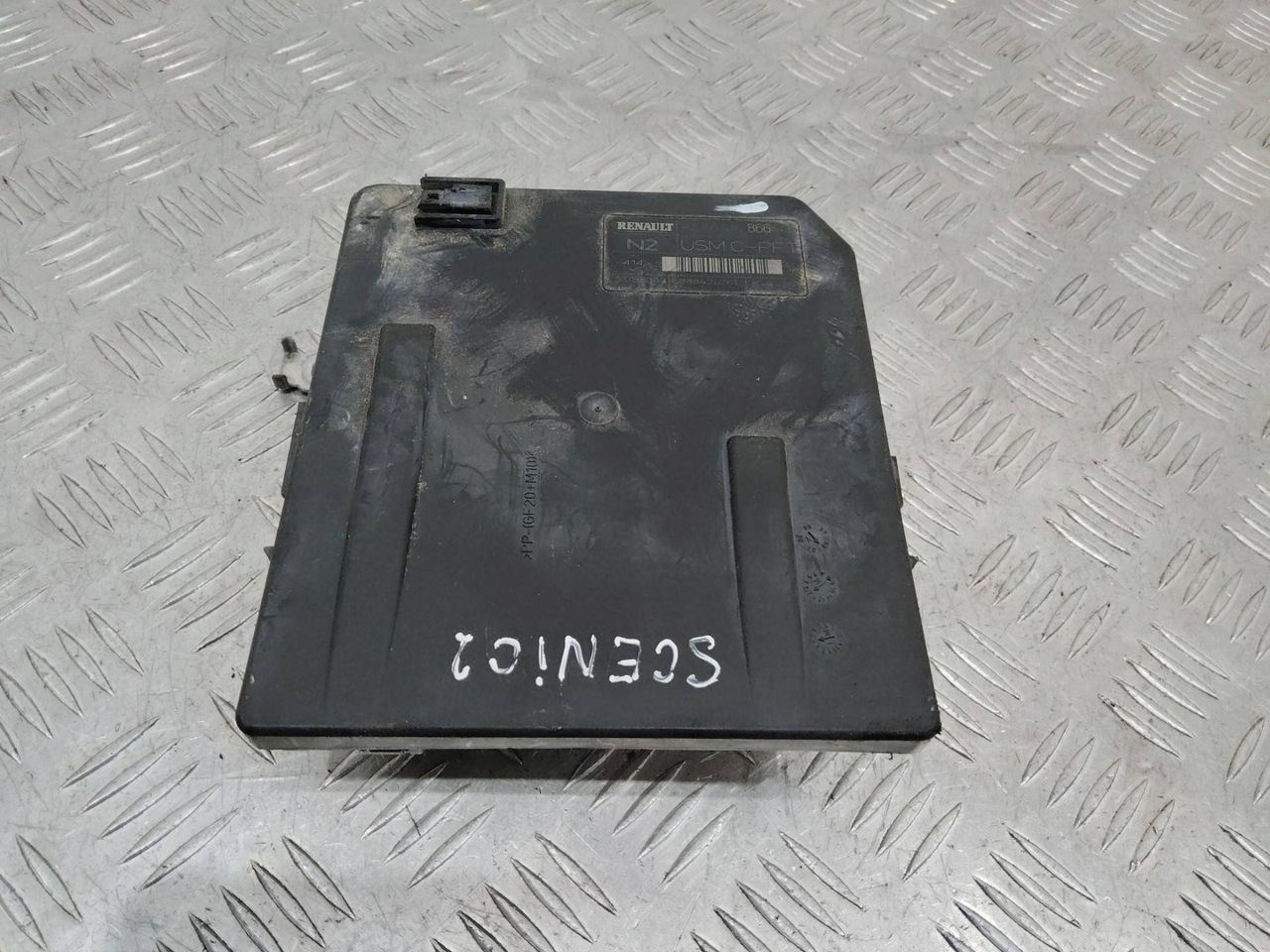 блок предохранителей Renault Scenic 2 поколение 2006, 1.9 л., дизель, МКПП, 8200481866