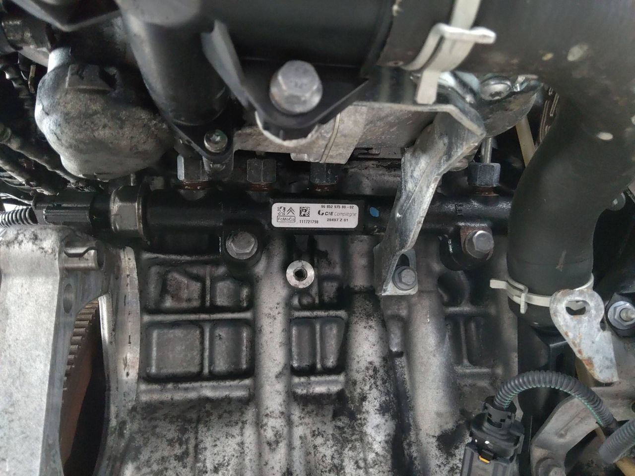 топливная рампа Citroen C4 2 поколение 2011, 1.6 л., дизель, МКПП, 9685297580