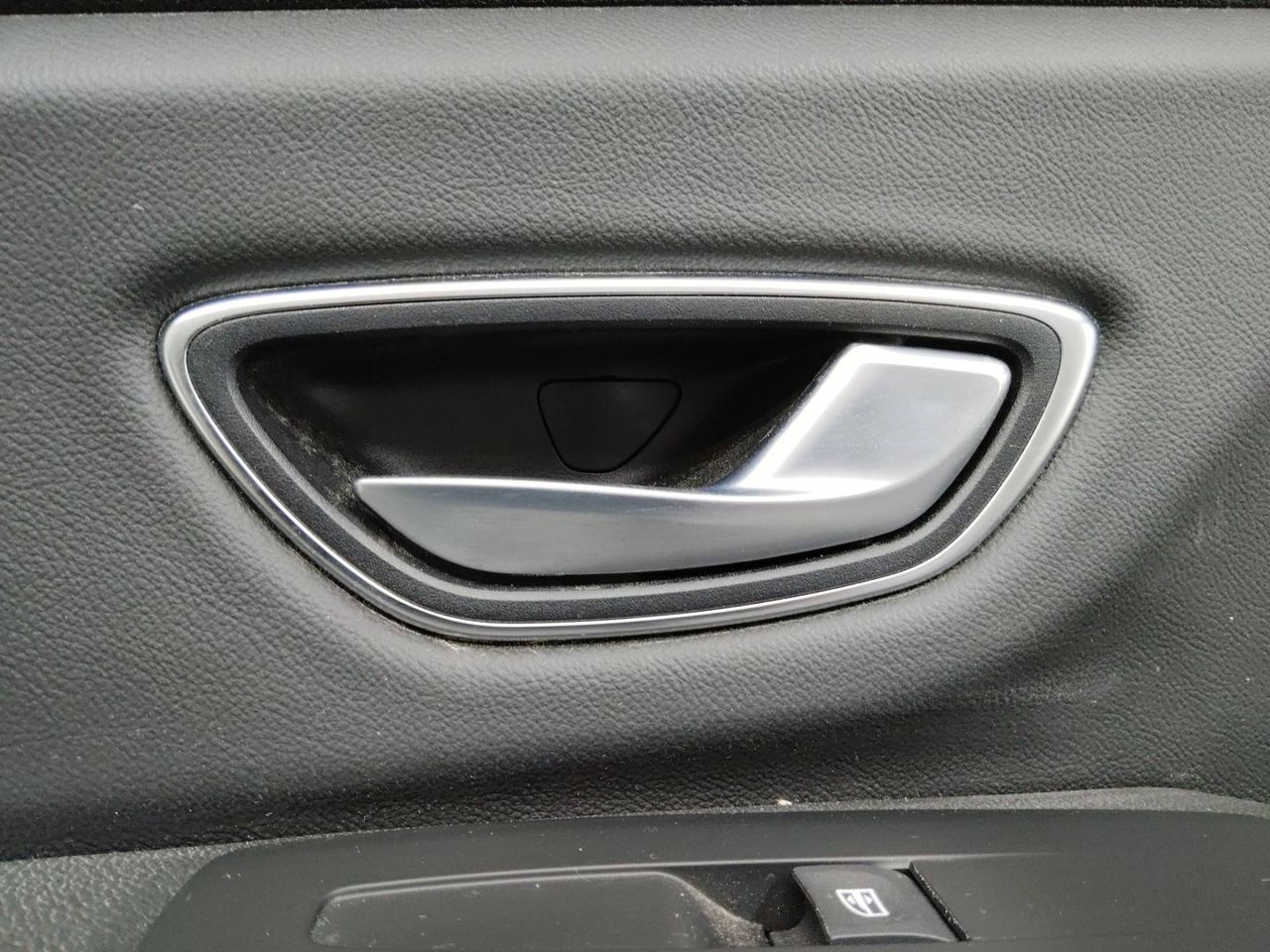 ручка внутренняя задняя правая Renault Scenic 4 поколение 2017, 826724883, 806705893