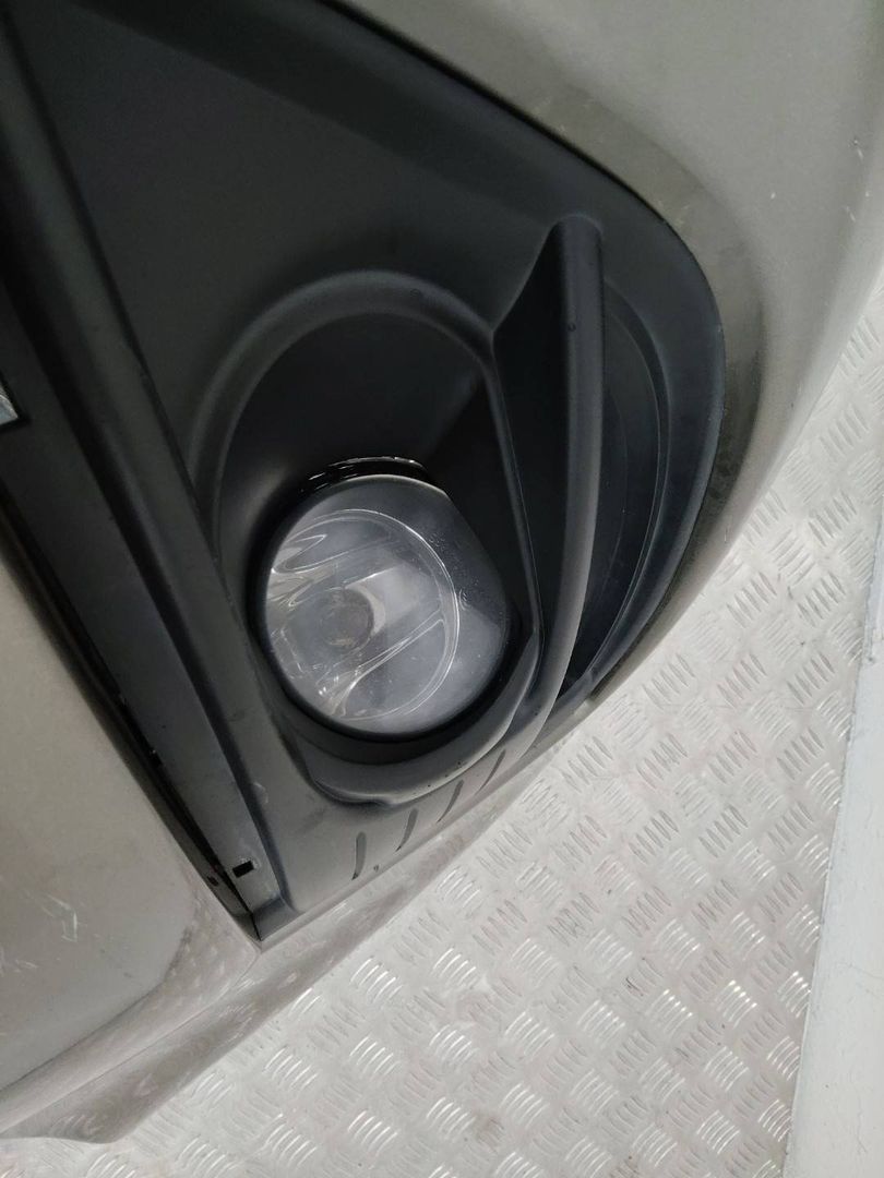фара противотуманная правая Citroen C4 Picasso 1 поколение 2009