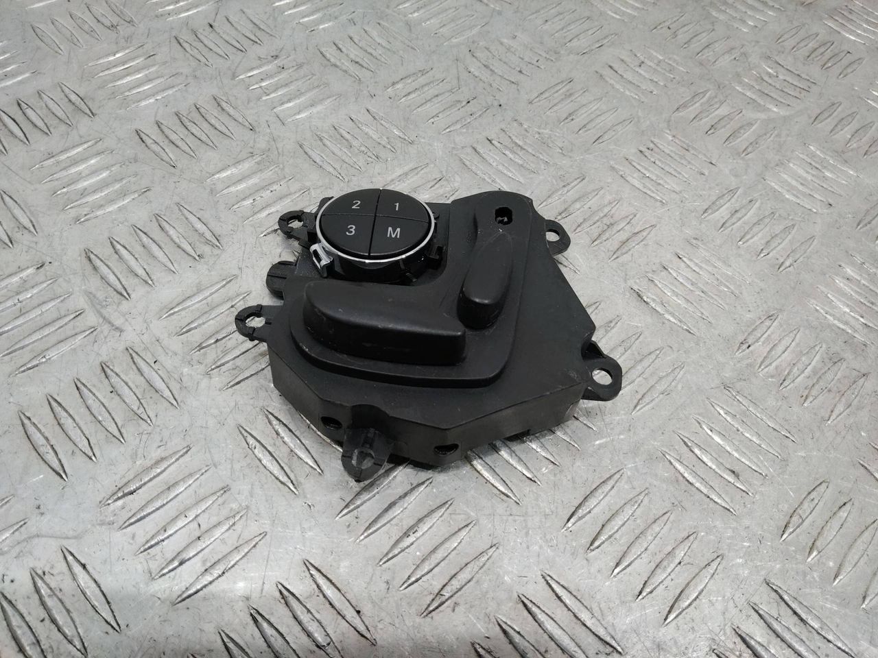 блок управления сиденьем Mercedes-Benz E-Класс W211/S211 2005, 2118215279