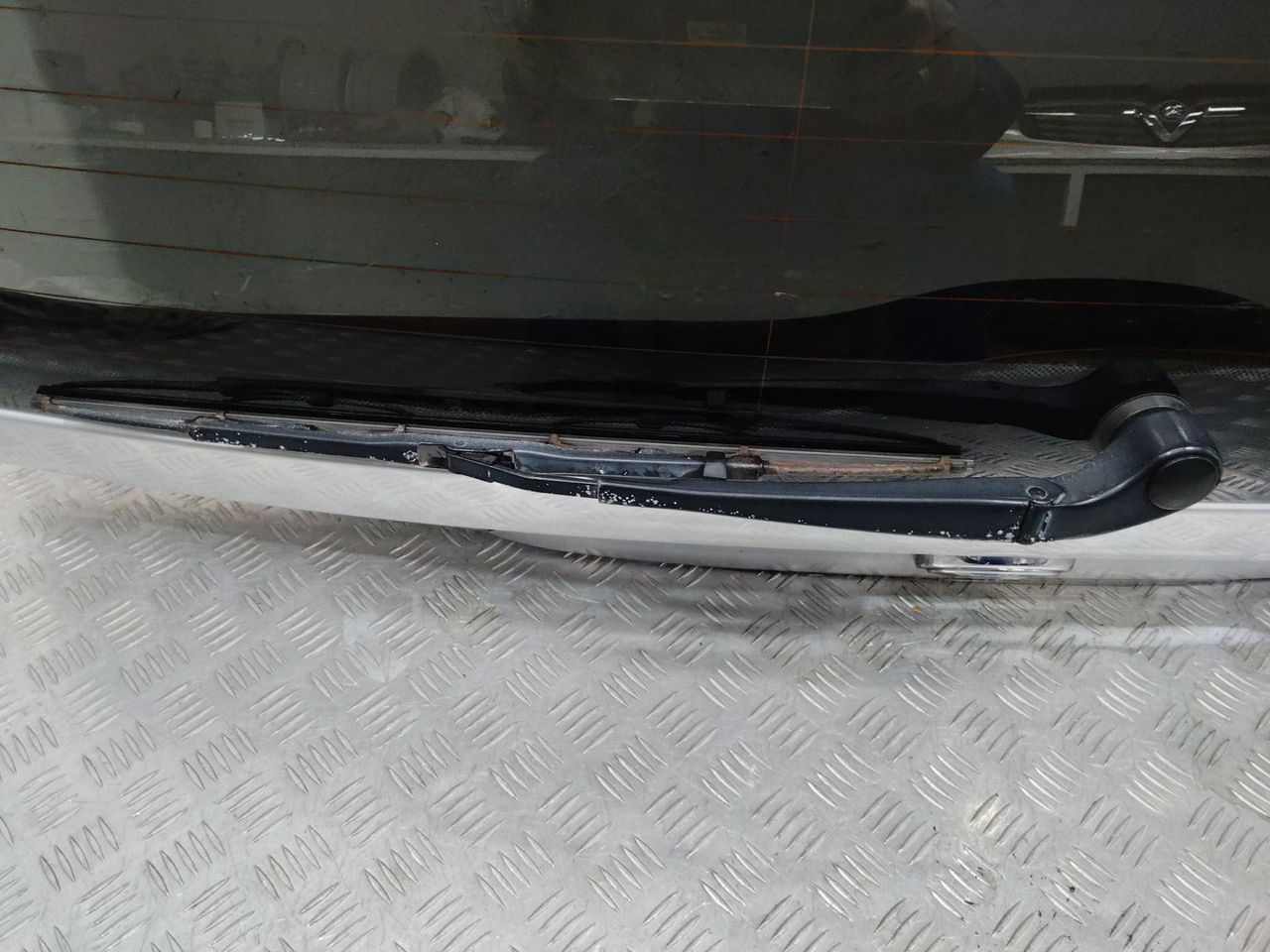 щеткодержатель задний BMW X5 E53 2003