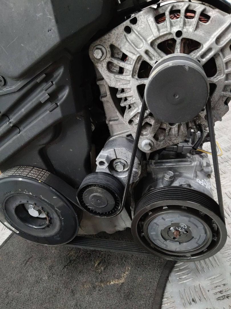 кронштейн генератора Renault Megane 3 поколение 2012, 1.5 л., K9K J 836, дизель, МКПП
