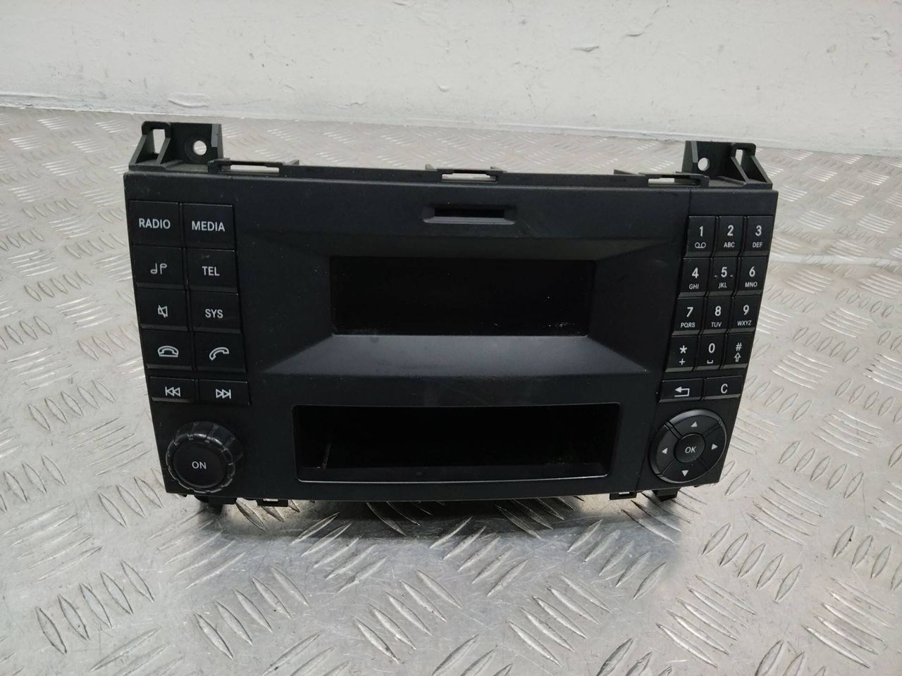 магнитола Mercedes-Benz Sprinter 2 поколение [рестайлинг] (W906) 2015, 2.2 л., дизель, A9069005103