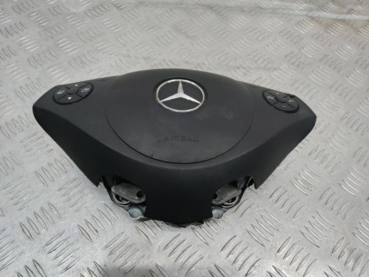 подушка безопасности водителя Mercedes-Benz Sprinter 2 поколение [рестайлинг] (W906) 2015, 2.2 л., дизель, A9068602002