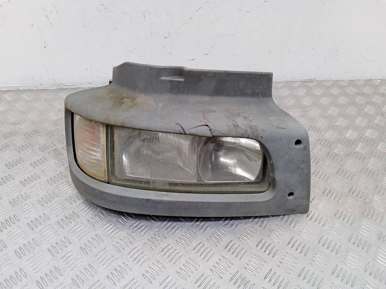 фара правая Renault Midlum 1 поколение 2003