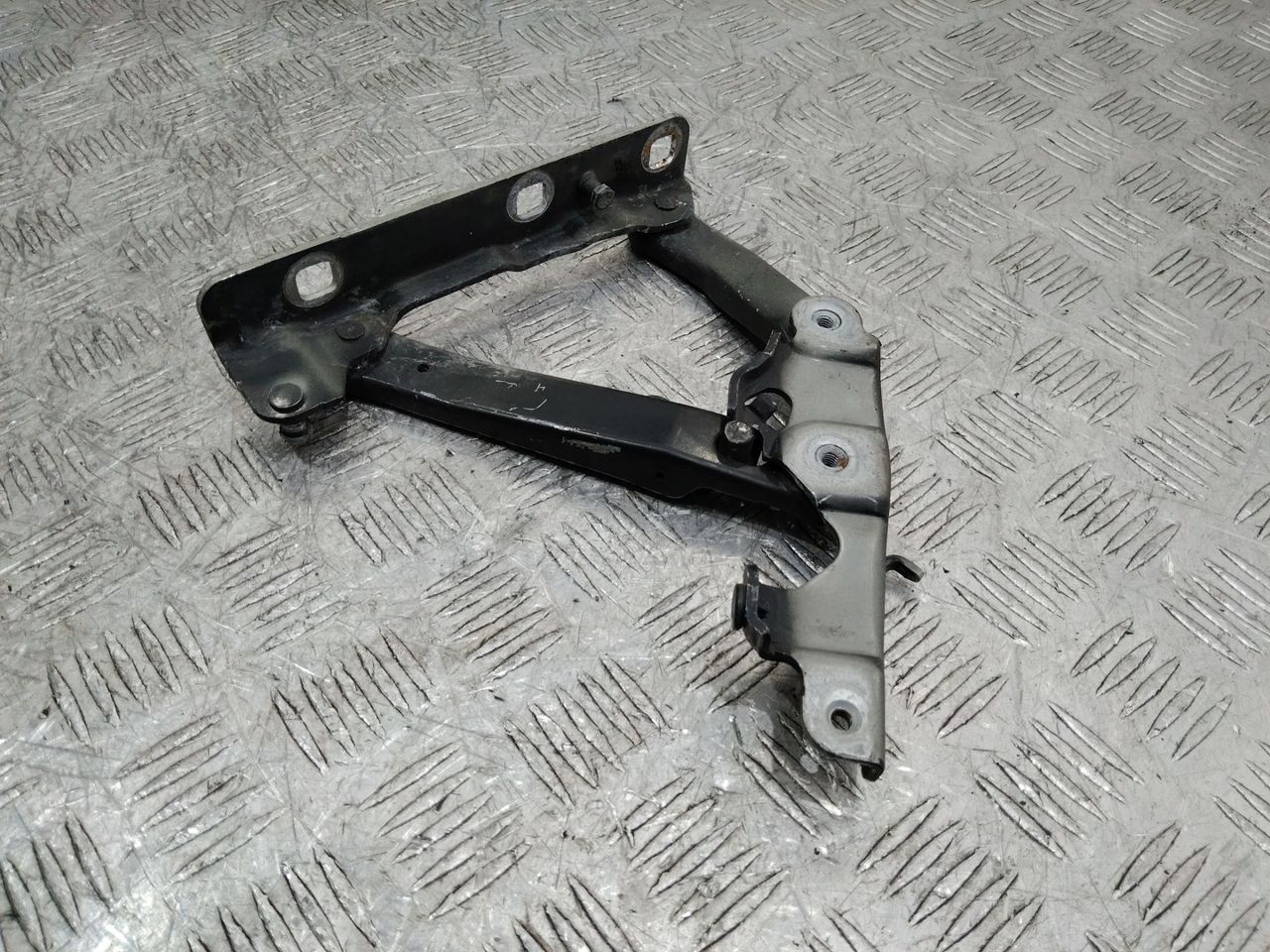 петля капота правая Mercedes-Benz E-Класс W211/S211 2005, 2118800228