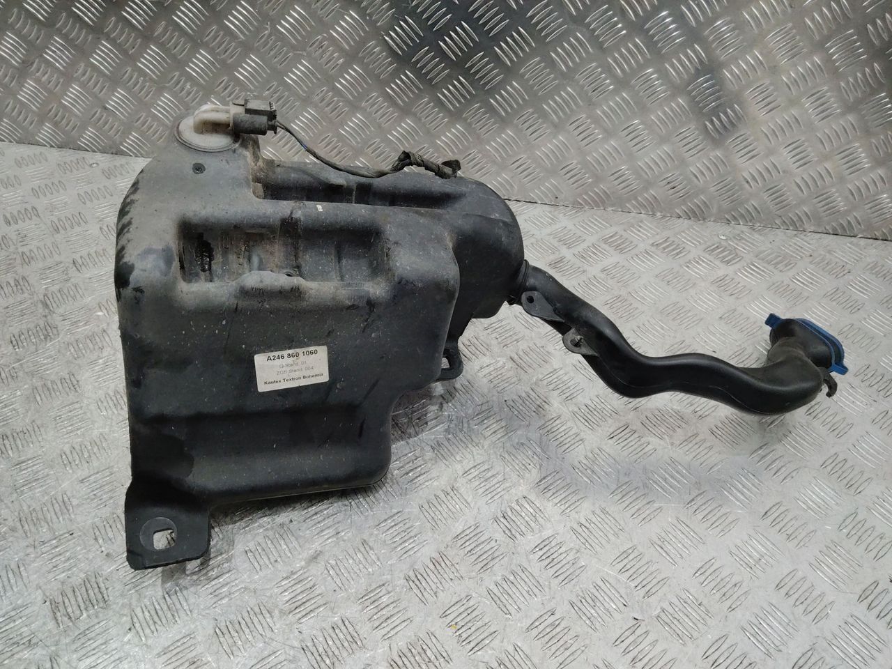 бачок омывателя Mercedes-Benz A-Класс W176 2013, A2468601060