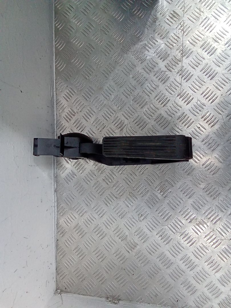 педаль Mercedes-Benz E-Класс W211/S211 2004, A2113000404