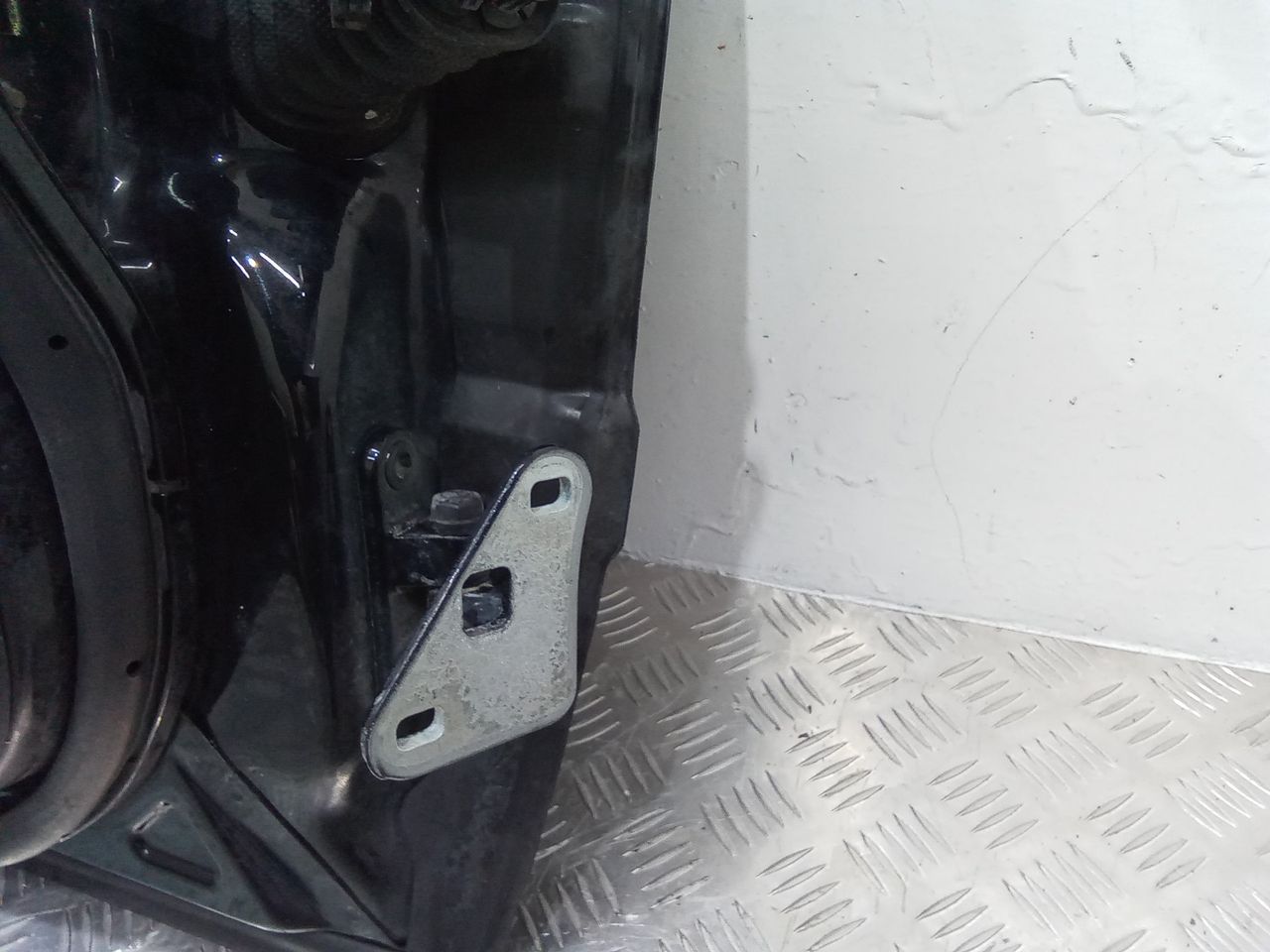 петля двери Mercedes-Benz E-Класс W211/S211 2004, седан