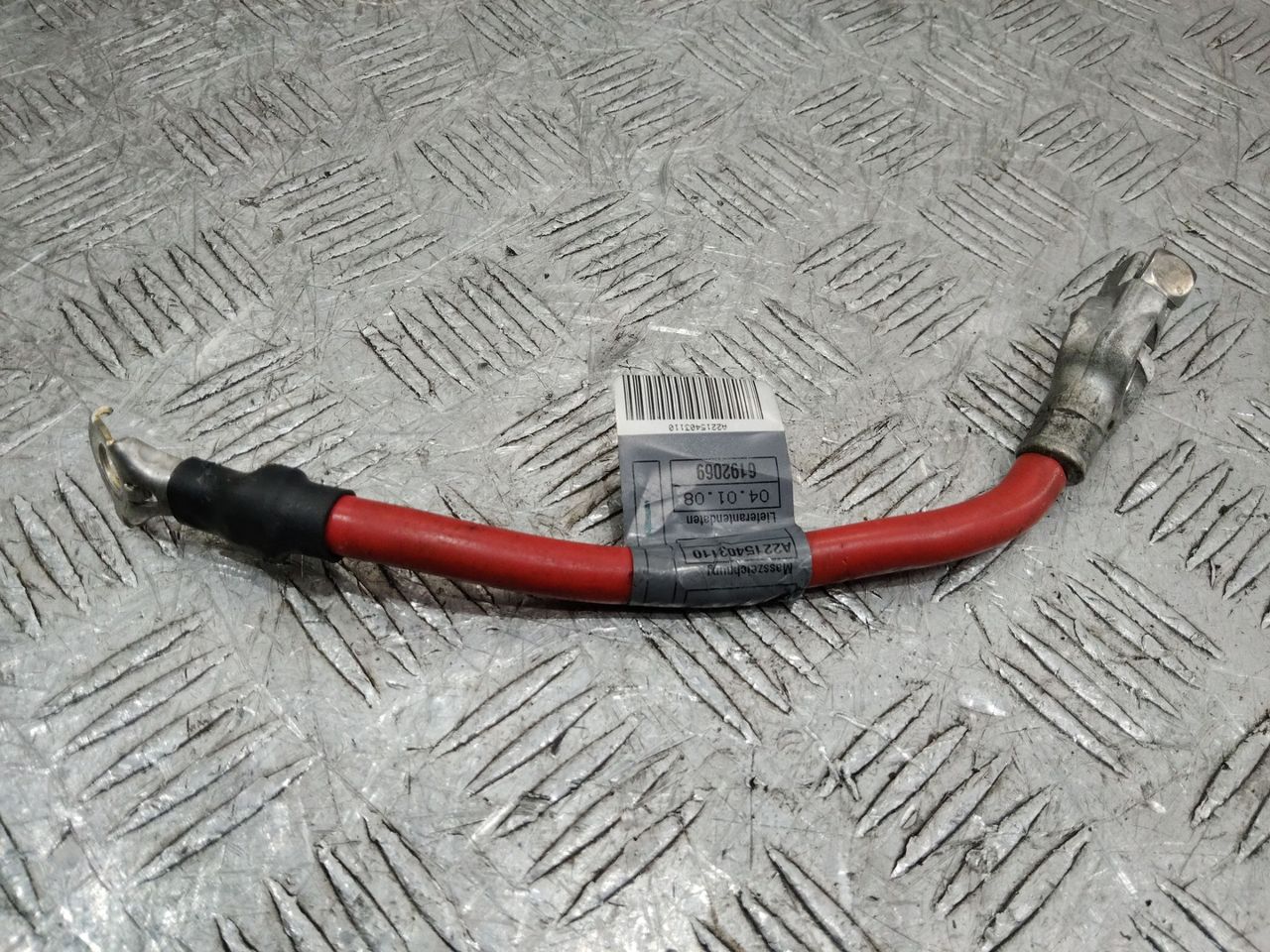 плюсовой провод аккумулятора Mercedes-Benz S-Класс W221 2008, A2215403110