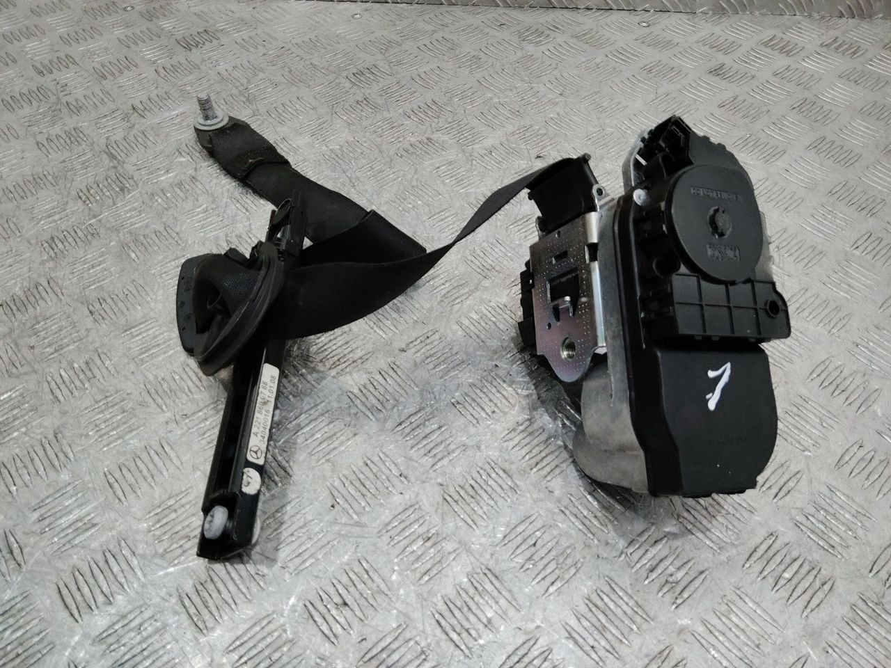 ремень безопасности Mercedes-Benz S-Класс W221 2008, 33043798