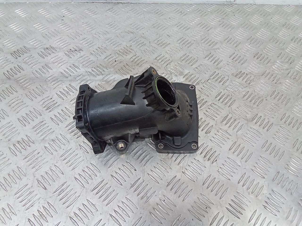 патрубок (трубопровод, шланг) Mercedes-Benz Sprinter 2 поколение (W906) 2013, 2.2 л., дизель, A6510900728