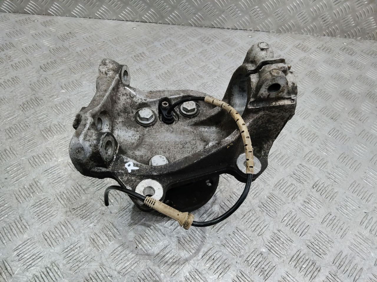 кулак поворотный правый BMW 3 серия E90/E91/E92/E93 2007, 3.0 л., бензин, кабриолет, 3121676444403