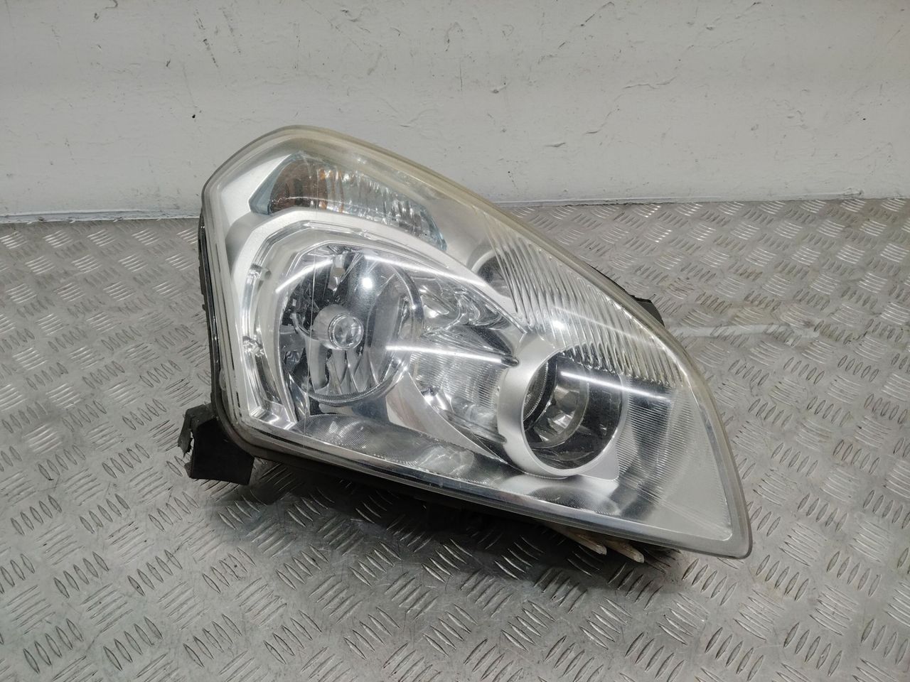 фара правая Nissan Qashqai 1 поколение 2008, 26010JD01A
