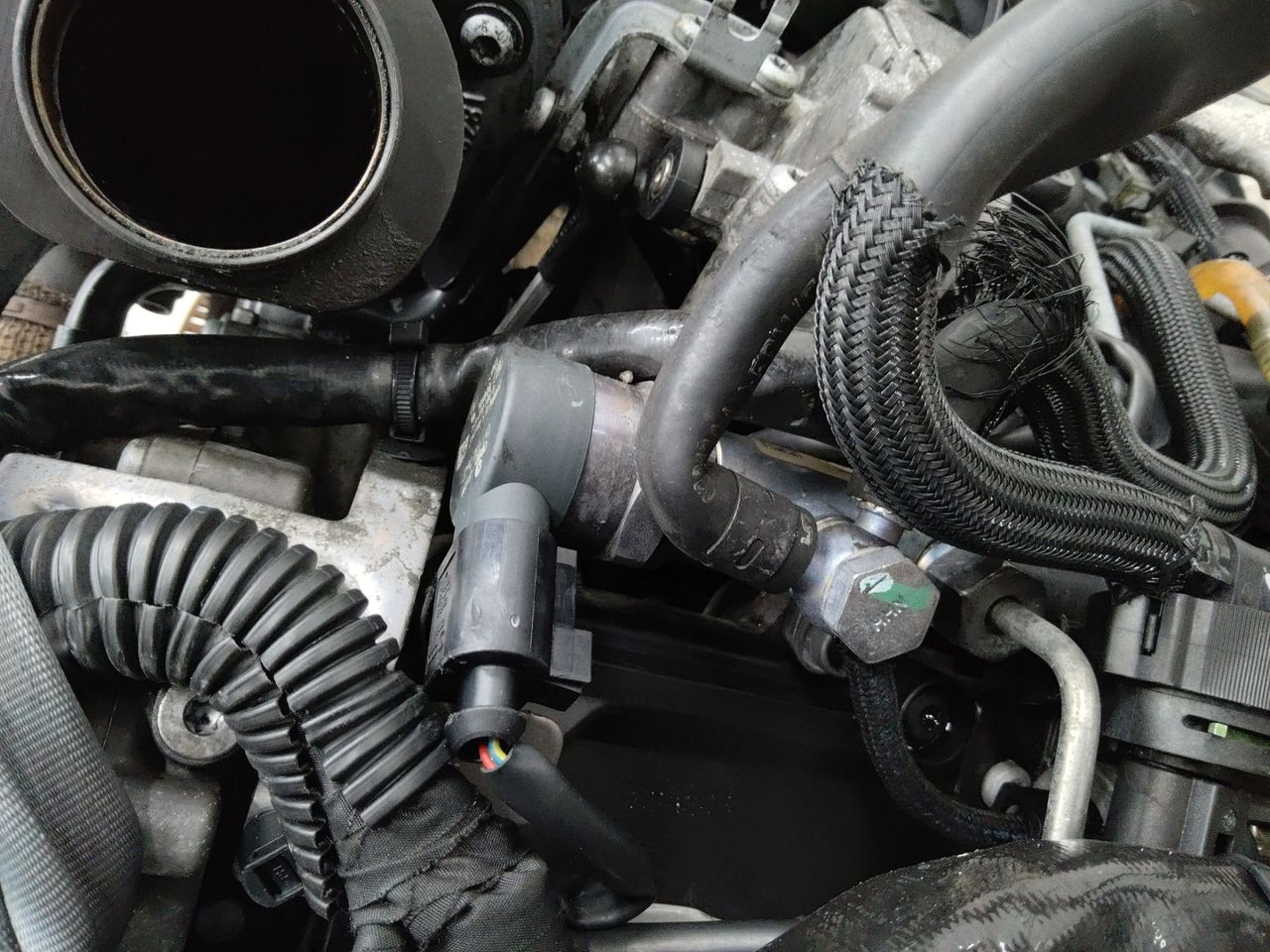 pегулятор давления топлива Audi Q7 4L 2007, 3.0 л., BUG, дизель, АКПП, 0281002854, 057130764F