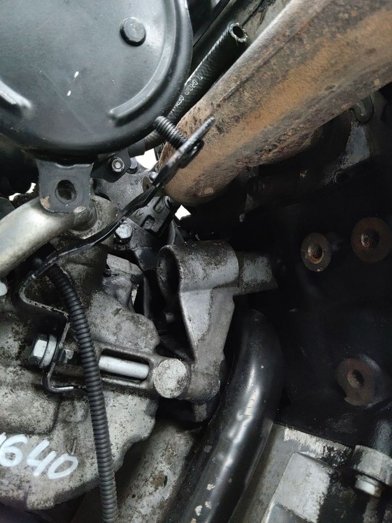кронштейн компрессора кондиционера Audi Q7 4L 2007, 3.0 л., BUG, дизель, АКПП