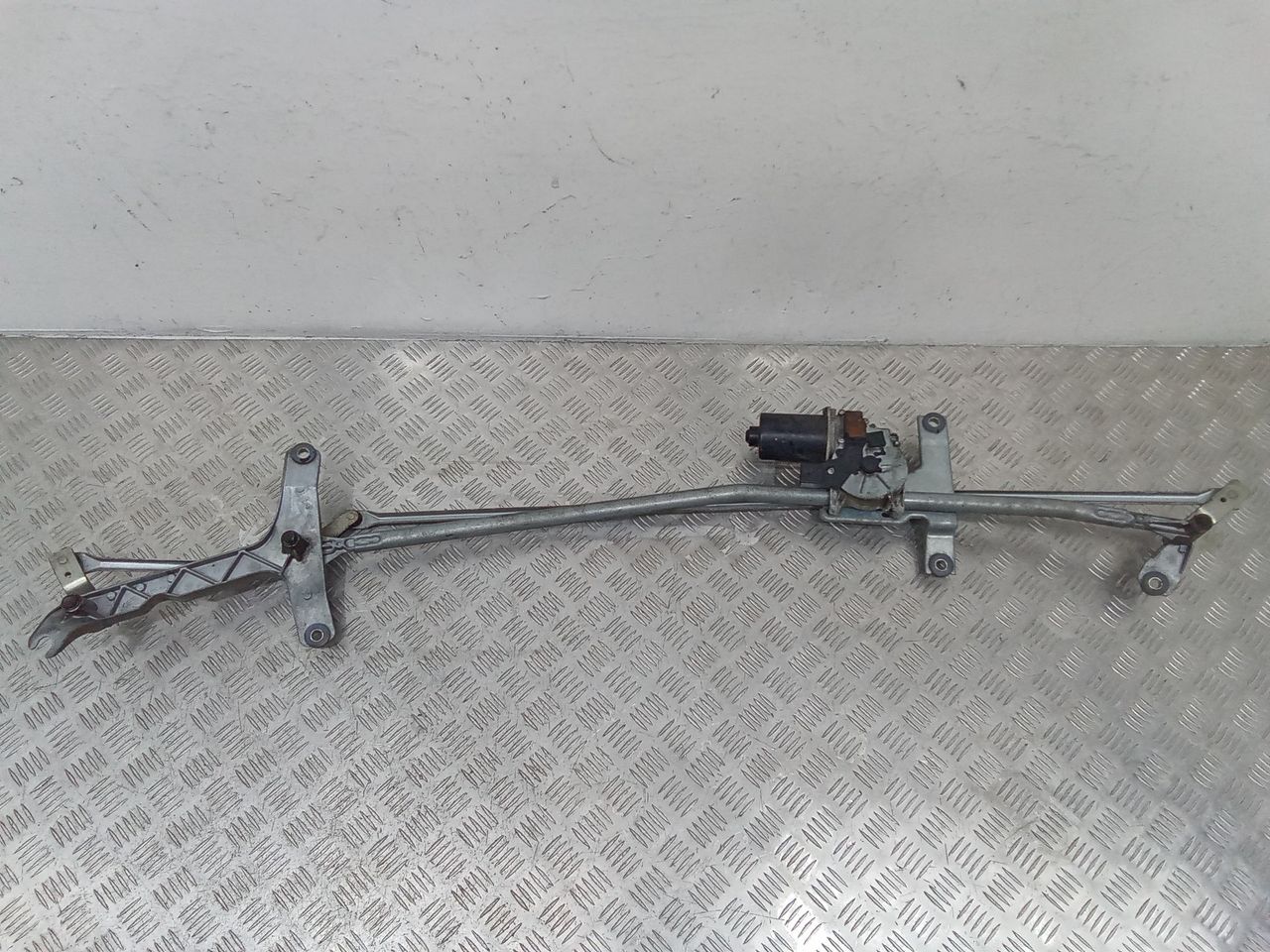 механизм стеклоочистителя (трапеция дворников) Mercedes-Benz Vito W639 2010, A6398200140