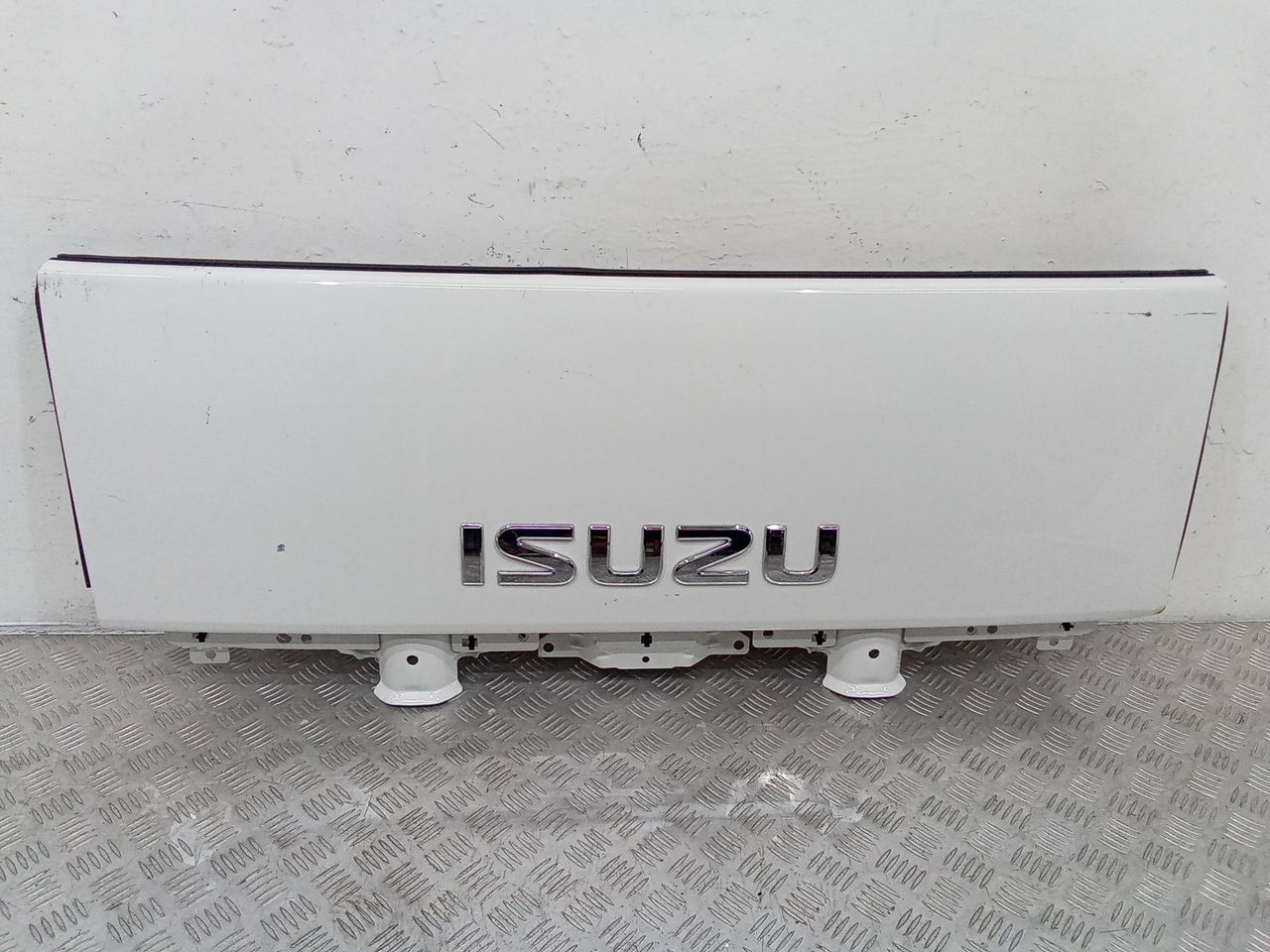 капот Isuzu Elf 2010