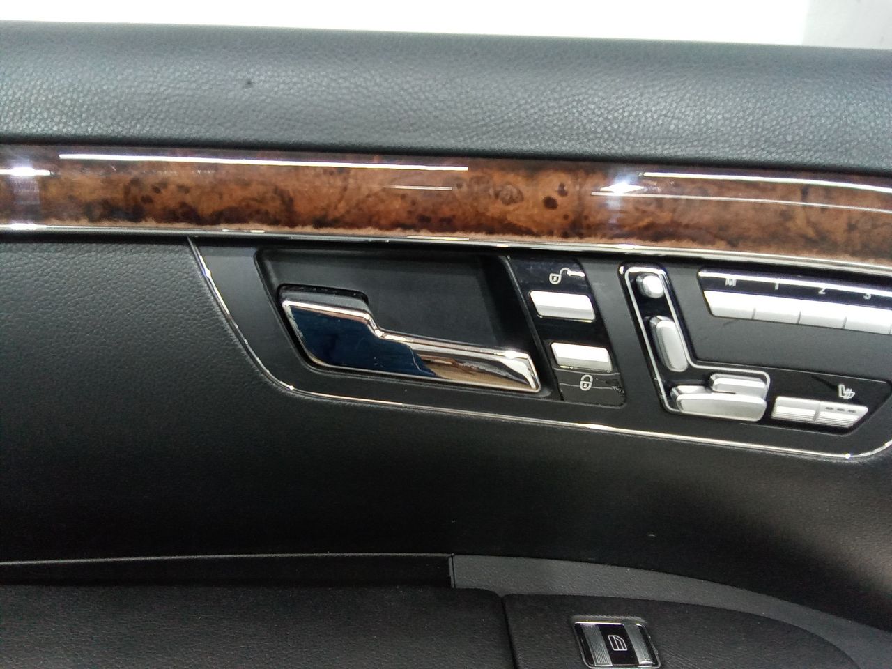 ручка внутренняя передняя левая Mercedes-Benz S-Класс W221 2007, седан