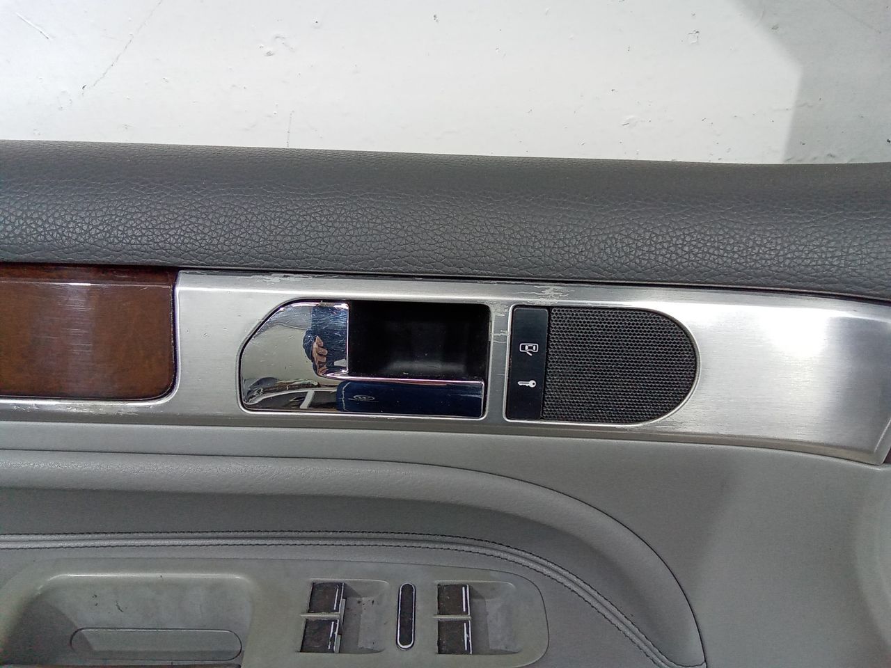 ручка внутренняя передняя левая Volkswagen Touareg 1 поколение 2004