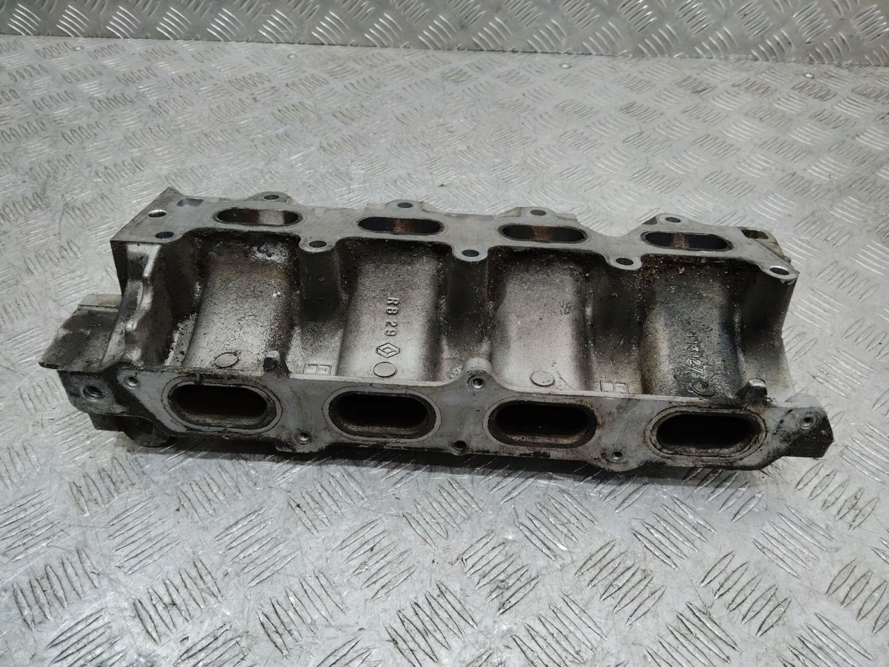 коллектор впускной Renault Clio 2 поколение 2002, 1.4 л., бензин, МКПП, 113127