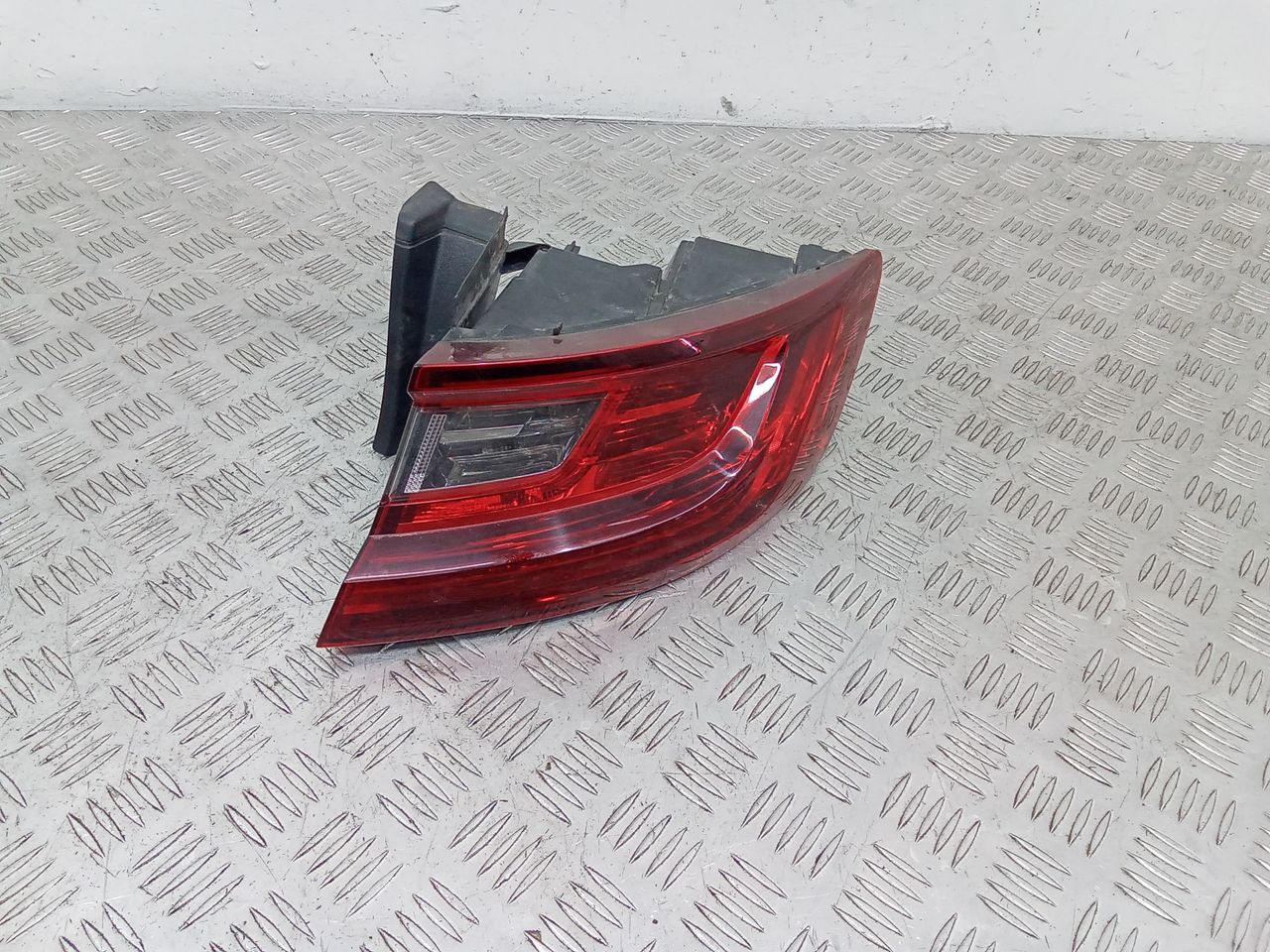фонарь задний правый Renault Megane 4 поколение 2017, хетчбэк 5 дв., 265509578R