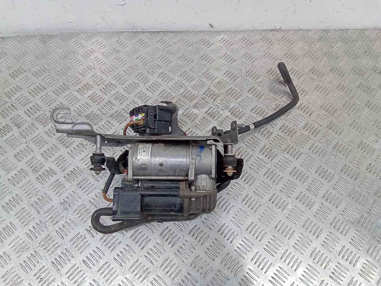 компрессор пневмоподвески Mercedes-Benz GLC-Класс X253/C253 2018, A2133200104