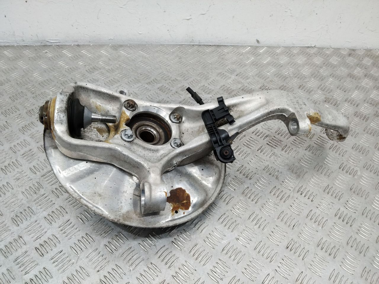 кулак поворотный левый Mercedes-Benz GL-Класс X166 2015, 5.5 л., M 157.982, бензин, АКПП, 16609