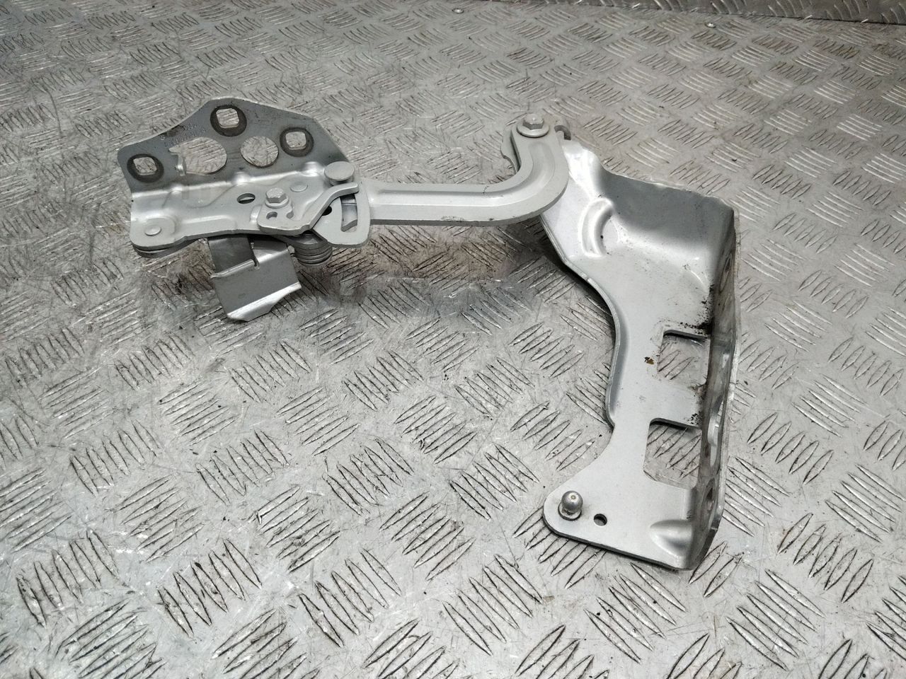 петля капота правая Mercedes-Benz GLC-Класс X253/C253 2018, A2538800228