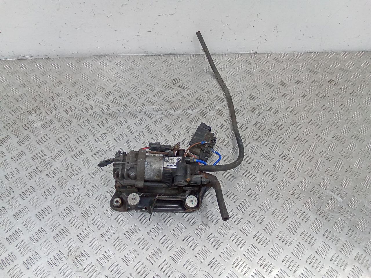 компрессор пневмоподвески BMW 7 серия G11/G12 2016, 6861882