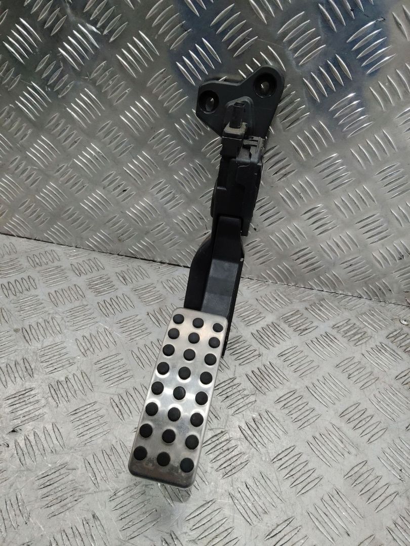педаль Mercedes-Benz GL-Класс X166 2014, A1663000204