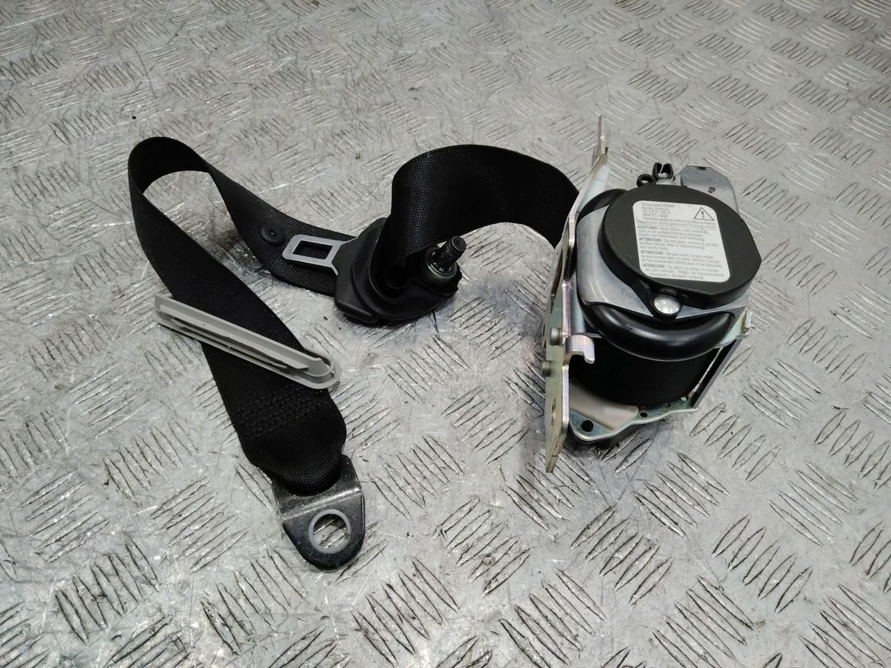 ремень безопасности Mercedes-Benz GL-Класс X166 2014, A16686009859C94