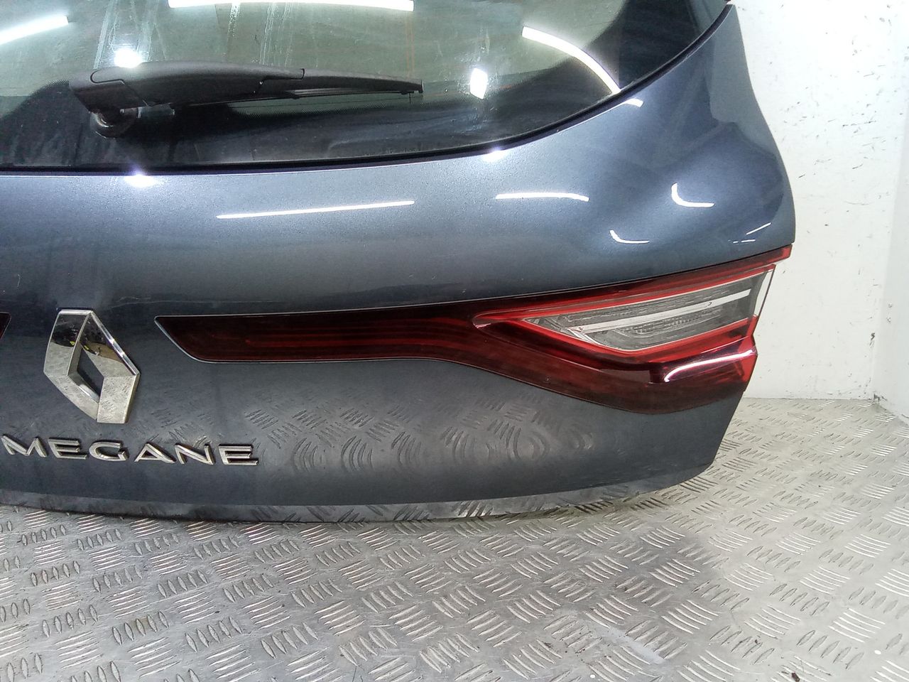 фонарь крышки багажника правый Renault Megane 4 поколение 2016, хетчбэк 5 дв.