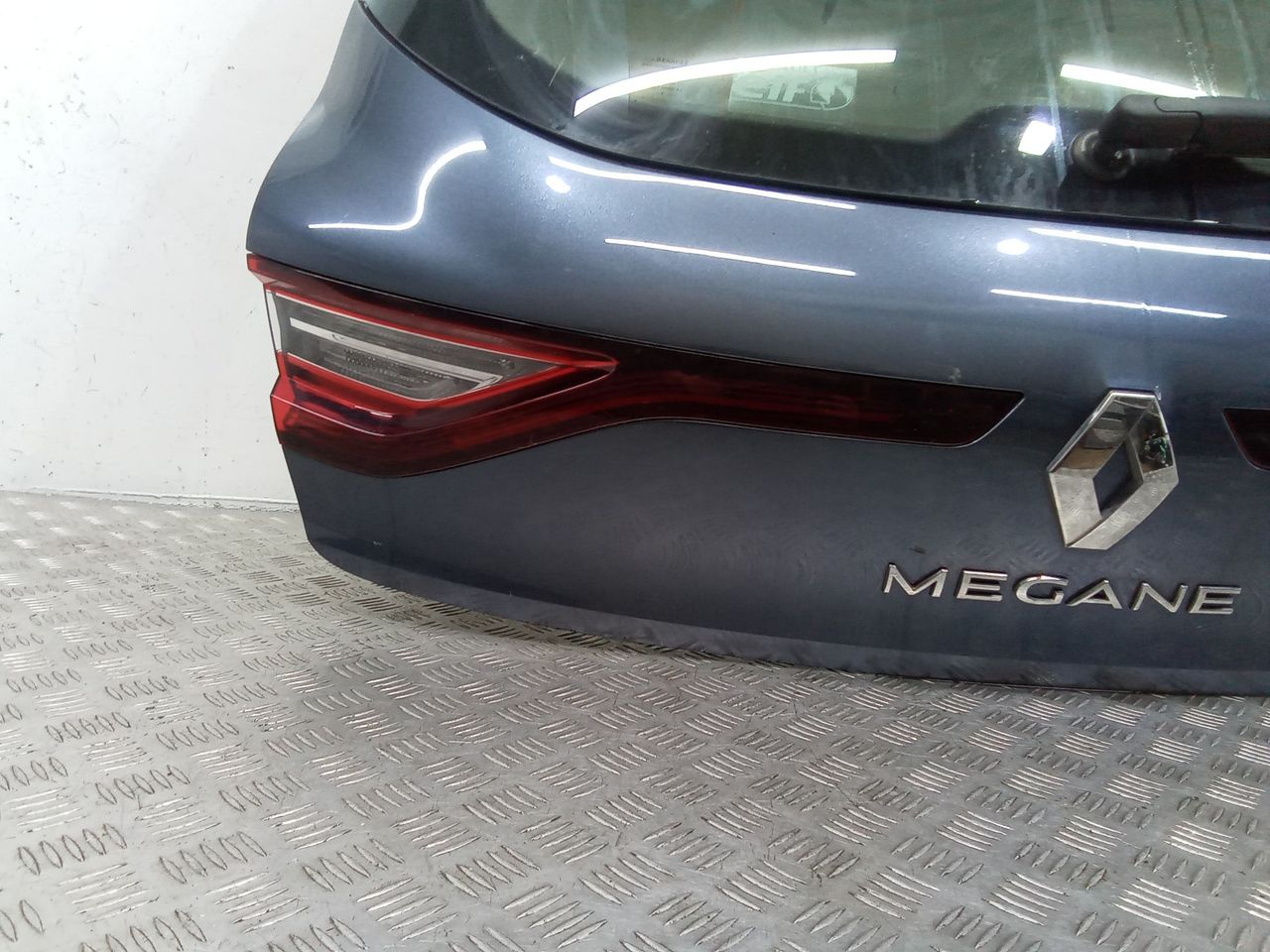 фонарь крышки багажника левый Renault Megane 4 поколение 2016, хетчбэк 5 дв.