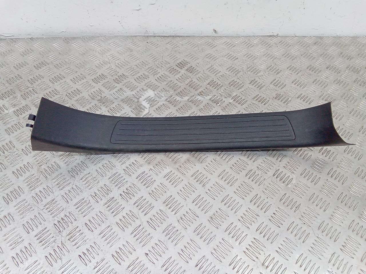 накладка на порог внутренняя Mercedes-Benz GL-Класс X166 2014, A1666800735