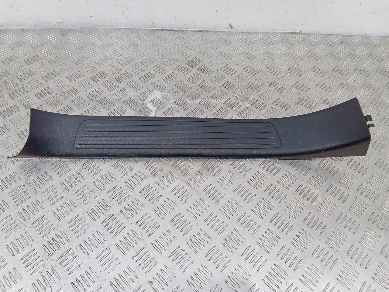 накладка на порог внутренняя Mercedes-Benz GL-Класс X166 2014, A1666800835