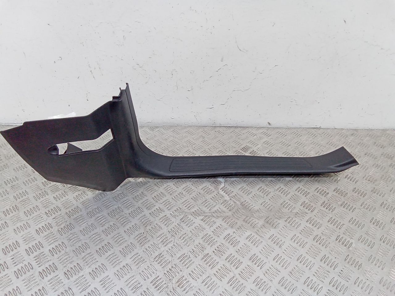 накладка на порог внутренняя Mercedes-Benz GL-Класс X166 2014, A1666801835